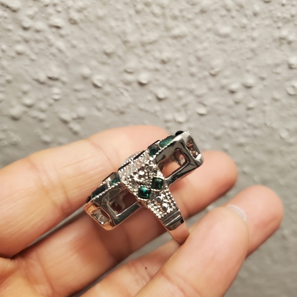 RING. - Picture 4 of 5